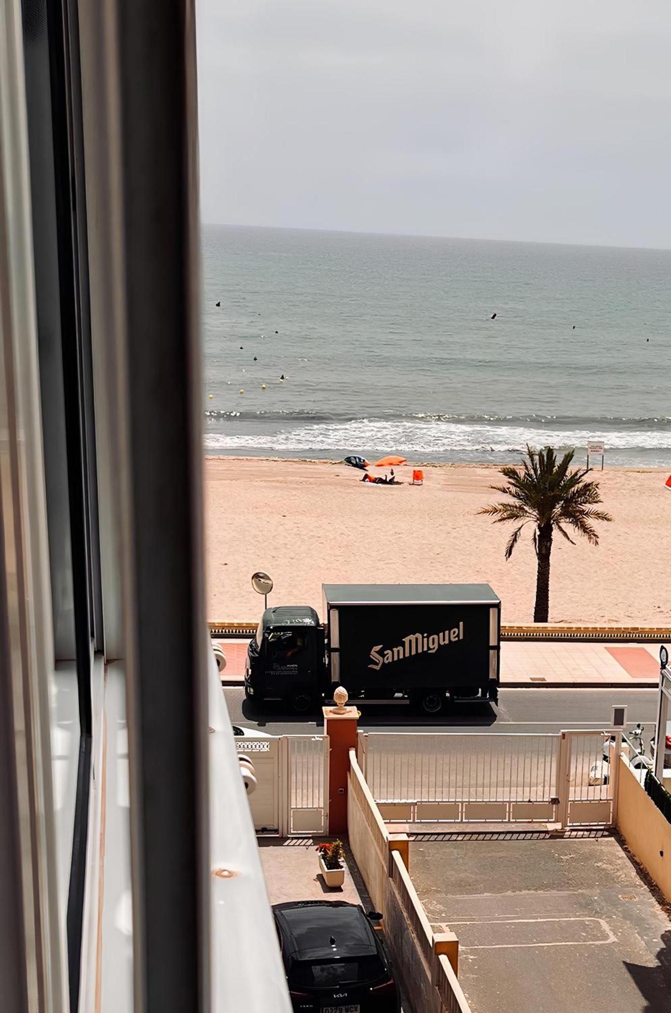 50 Pasos Hacia El Mar Apartment El Campello Luaran gambar